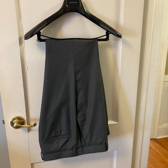 Dark grey suit jacket and pants - Picture 3 of 8